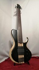 Guitare basse électrique