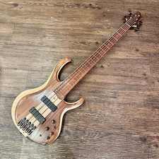 Guitare basse active /