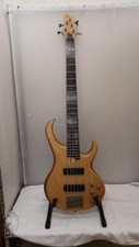 Guitare basse électrique
