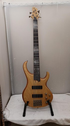 Guitare basse électrique